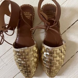 Andre Assous espadrilles flat